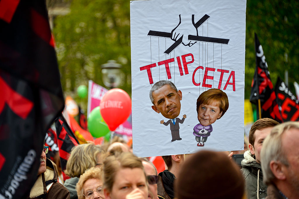Gegen Freihandelsabkommen: Mehr als 125 000 Bürger klagen in Karlsruhe gegen Ceta