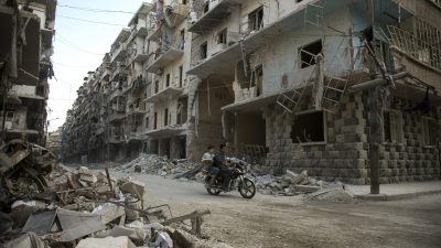 300.000 Menschen: Syrische Großstadt Aleppo komplett von Außenwelt abgeschnitten