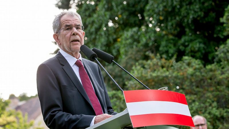 Österreich contra Kopftuch: Van der Bellen stürzt auf 3 Prozent der Beliebtheits-Skala ab