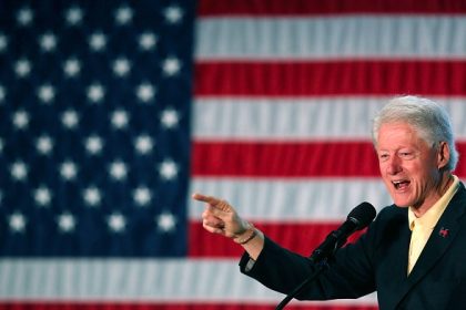 Ex-TV-Journalistin wirft Bill Clinton sexuelle Belästigung im Jahr 1980 vor