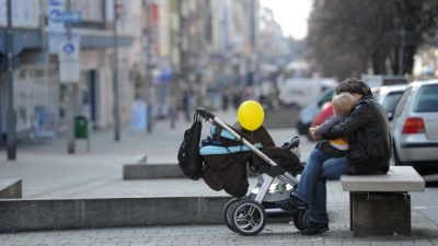 Steigende Armut in Deutschland: Jedes siebte Kind von Hartz IV abhängig