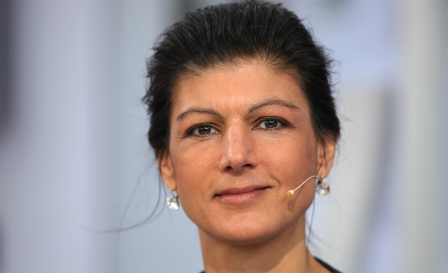 LKA ermittelt nach Tortenwurf auf Wagenknecht