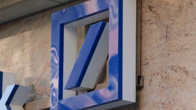 Deutsche Bank sucht nach neuen Investoren