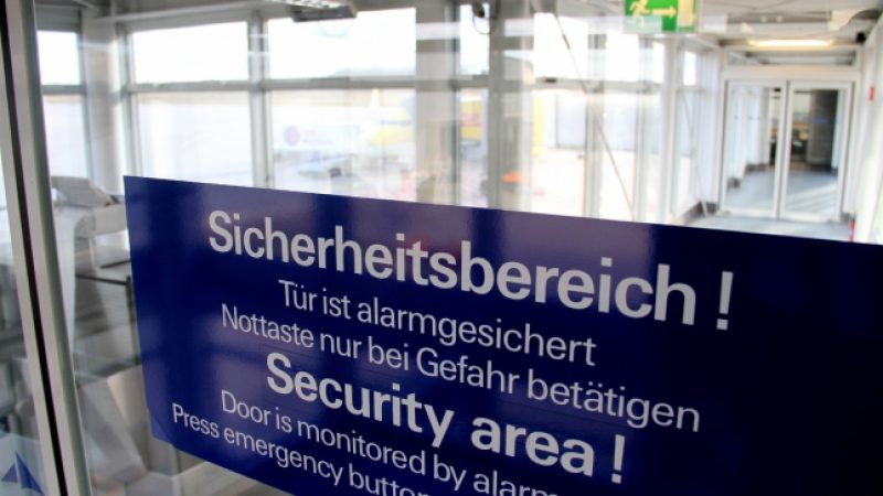 Bundesregierung: Kein Bedarf für strengere Regeln an Flughäfen