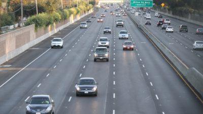 Oettinger: Exporterleichterungen für Autoindustrie sind Bedingung