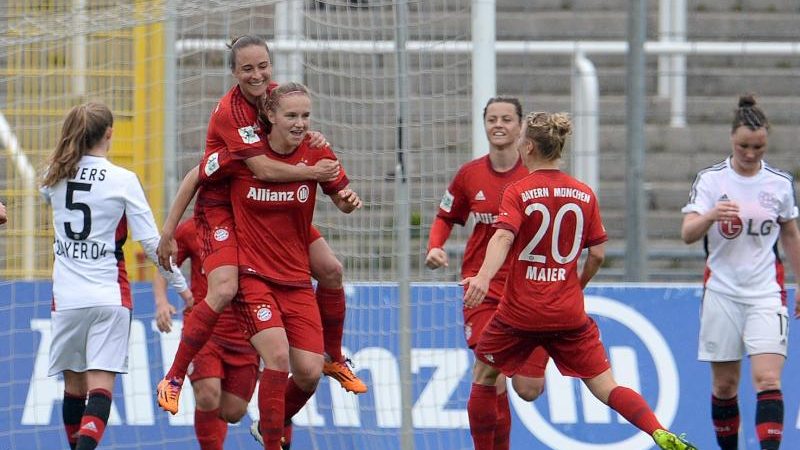 Vor den Männern: Bayern-Frauen feiern Meisterschaft