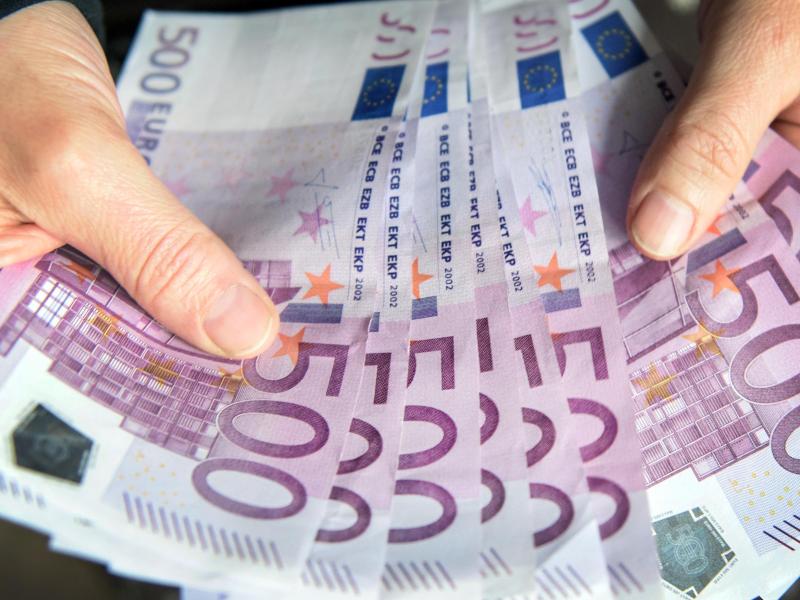 EZB hält an umstrittenem Kurs fest – Argument: Aus für 500er kein Abschied vom Bargeld