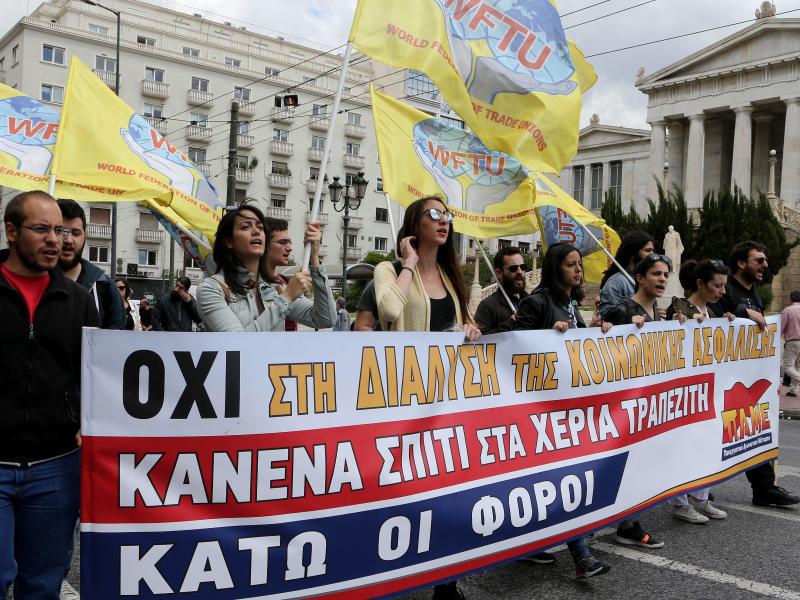Griechen setzen Proteste gegen neues Sparpaket fort