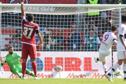 26. Meistertitel: Große Bayern feiern auf kleiner Bühne