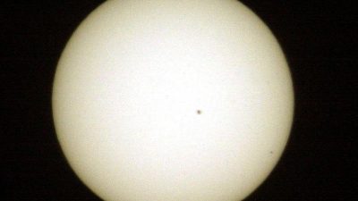 Schauen Sie ab 13:12 unbedingt zum Himmel – Seltenes Naturschauspiel: Merkur tritt vor die Sonne