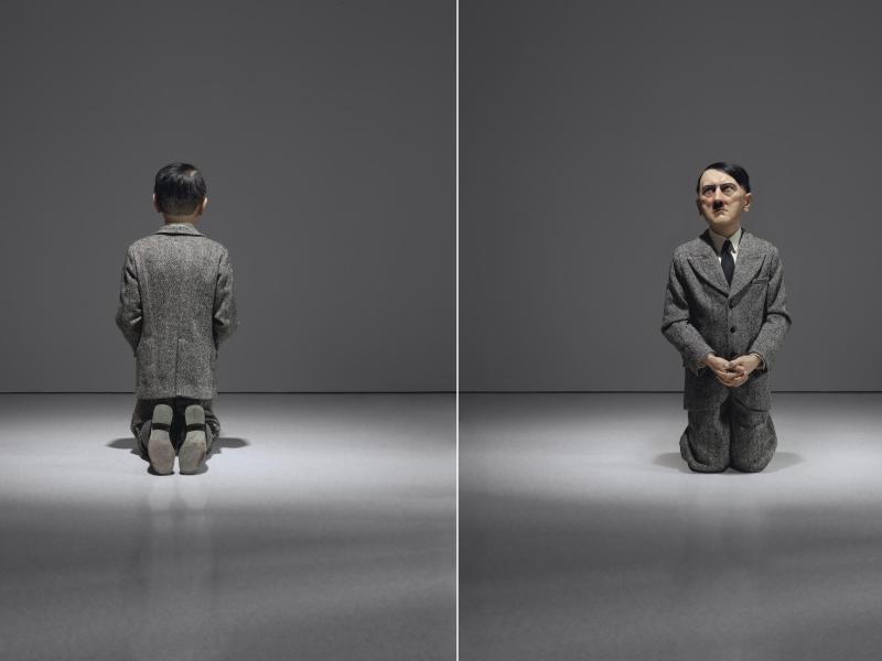 Kniender Hitler: Bizarr-Skulptur für 17,2 Millionen Dollar versteigert