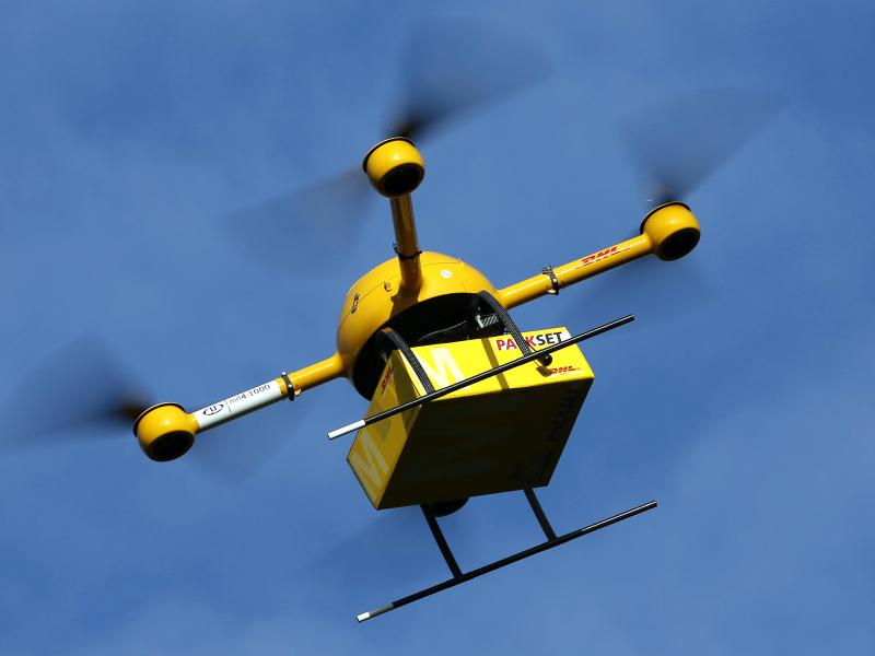 DHL meldet erfolgreiche Zustellung mit Drohne – Pakete auf die Alm