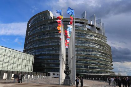 Europaparlament bezweifelt die Haushaltszahlen von Günther Oettinger zu „maßvollen Kürzungen“