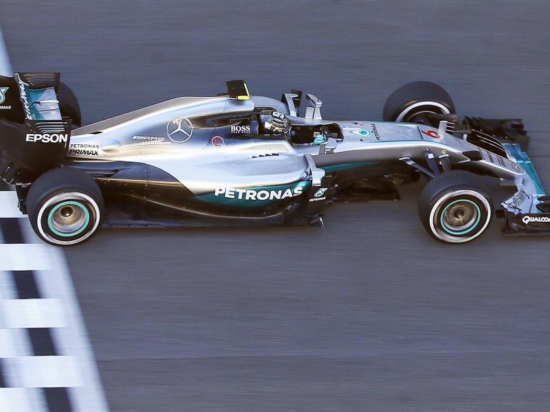 Rosberg knapp mit Tagesbestzeit in Spanien