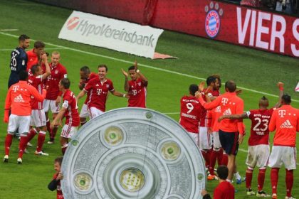 FC Bayern feiert mit der Meisterschale – Historisch