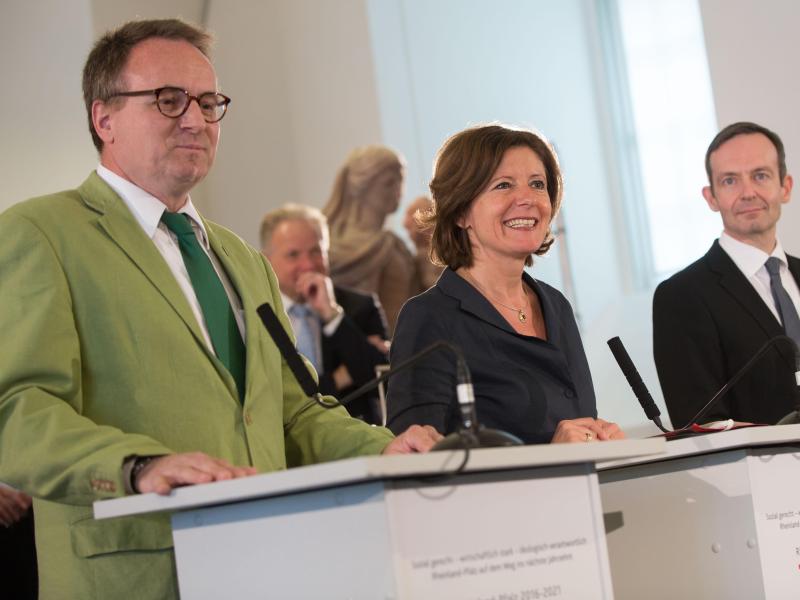 Vertrag über Ampelkoalition in Rheinland-Pfalz unterzeichnet