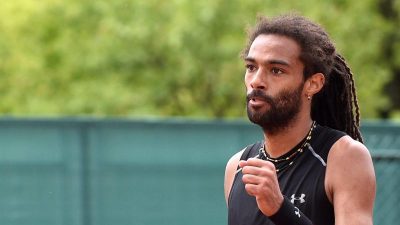 Tennisprofi Brown in Paris in Runde zwei