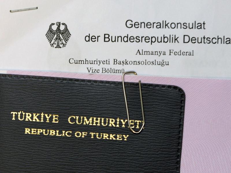 Hintergrund: Flüchtlingspakt und Visumabkommen mit Ankara