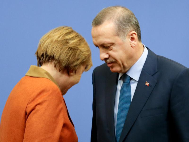 Merkel nach Erdogan-Drohungen „nicht besorgt“