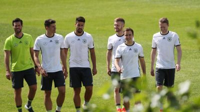 Özil und Müller beim DFB-Abschlusstraining