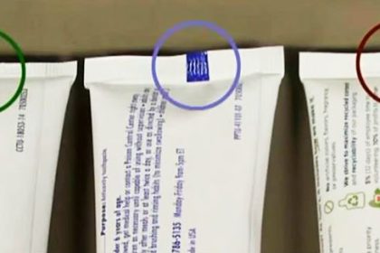 Das sagen die farbigen Codes auf der Zahncreme wirklich