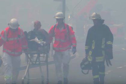 Großbrand Düsseldorfer Asylheim: Augenzeugen posten schockierende Videos auf Youtube