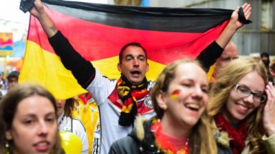 Grüne fordern Boykott der Deutschlandfahne bei Fußball-EM