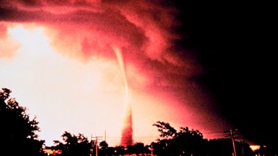 Erstmals Tornado-Warnung: Wie schütze ich mich? Wie entstehen Tornados?