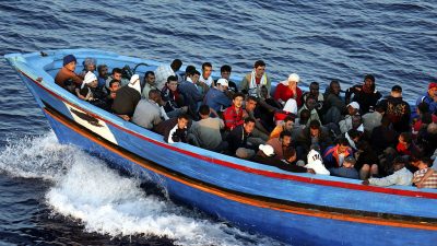 Italiens Küstenwache: „4500 Migranten an einem Tag gerettet – mehr werden folgen“