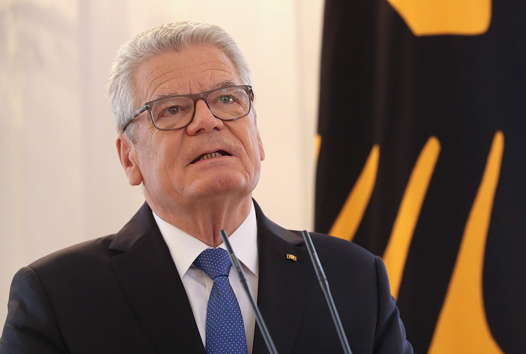„Volksverräter“-Rufe: Gauck in Sebnitz massiv ausgebuht – Zwei Verletzte nach Tumult