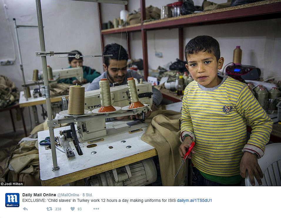 Kinderarbeit in Türkei: IS-Uniformen von 9-jährigen syrischen Flüchtlingen genäht