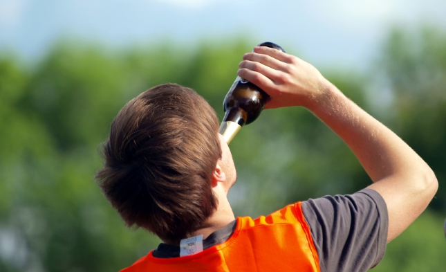 Handlungsbedarf: Alkohol verursacht Milliardenschäden durch Unfälle und Straftaten