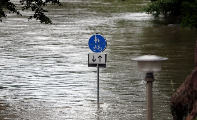 Hochwasser in Niederbayern: Ehepaar harrt tagelang in Keller aus