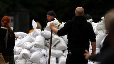 Kreis Weilheim löst Katastrophenalarm aus, Bahnstrecke München-Mittenwald komplett gesperrt