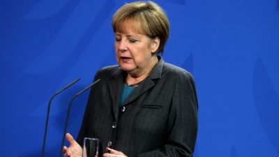 Merkel wünscht deutscher Elf viel Glück für die EM