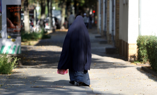Bayern will Burka-Verbot in deutschen Gerichten