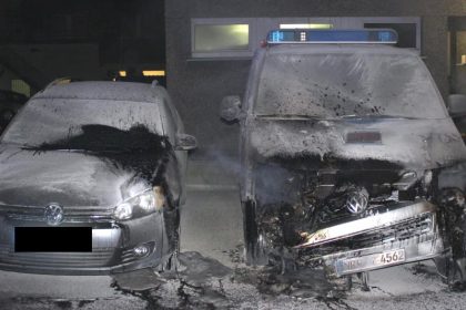 Funkwagen vor Polizei-Wache abgefackelt: Vier Jugendliche erwarten Urteil vom Leipziger Amtsgericht