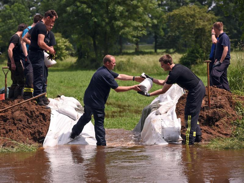 Isselburg bereitet sich auf Hochwasserwelle vor – Unwetterwarnungen aktuell