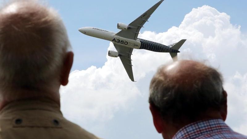 Luftverschmutzung: Flugzeuge ließen seit 2010 mehr als 3500 Tonnen Kerosin über Deutschland ab