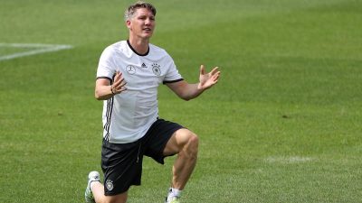 Letzter Test: Weltmeister-Korsett – Schweinsteiger zurück