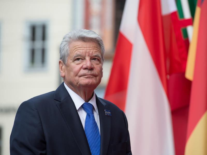 Bundespräsident Gauck verleiht Verdienstorden an 16 sozial engagierte Frauen