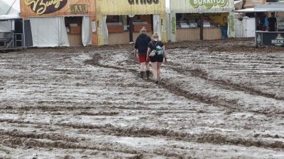 „Rock am Ring“ von Unwetter heimgesucht – Sonntag eventuell keine Konzerte mehr