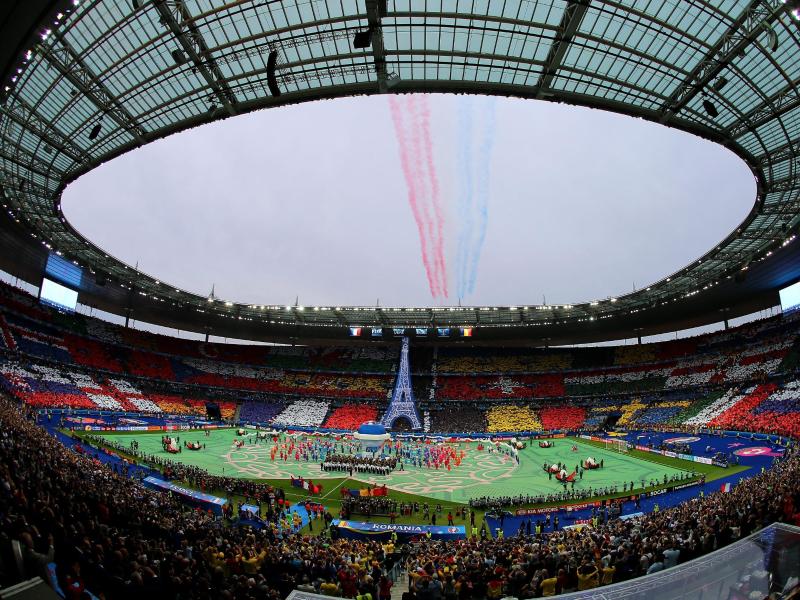 Kunterbuntes Pop-Spektakel – Fußball-EM in Paris eröffnet