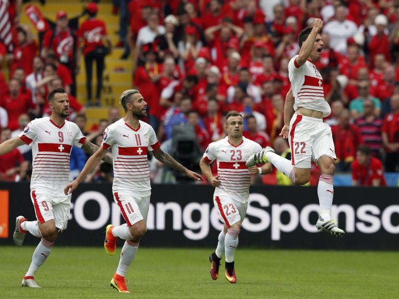 Schweizer Sieg im Duell der Brüder – 1:0 gegen Albanien