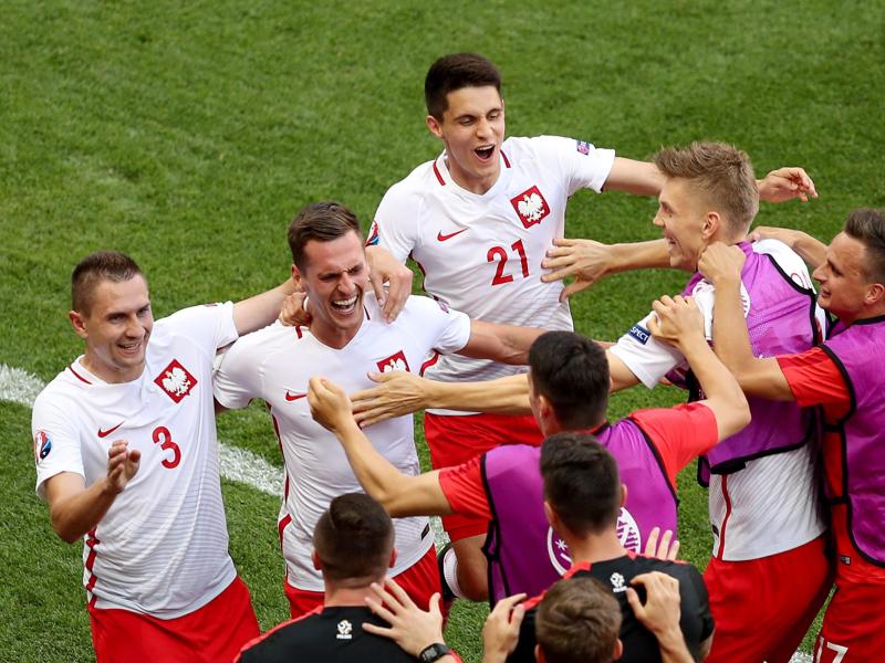 Polen müht sich zu 1:0-Startsieg über Nordirland