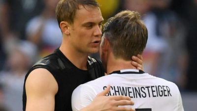 Neuer vertritt Schweinsteiger als Kapitän