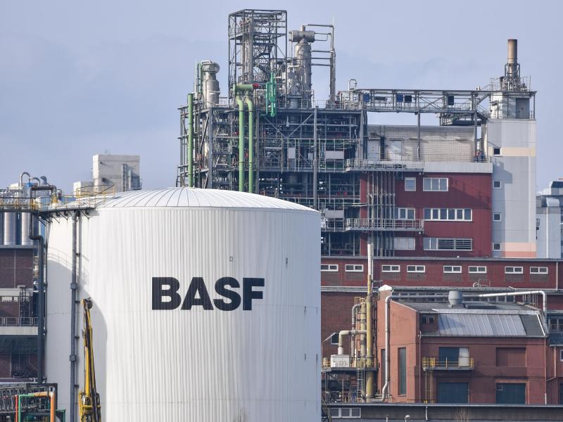 Branchenführer BASF kauft Sparte von US-Chemiefirma