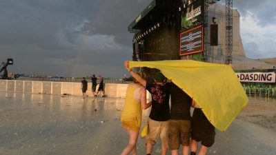 Unwetter treffen den Südwesten: 25 Verletzte bei Festival