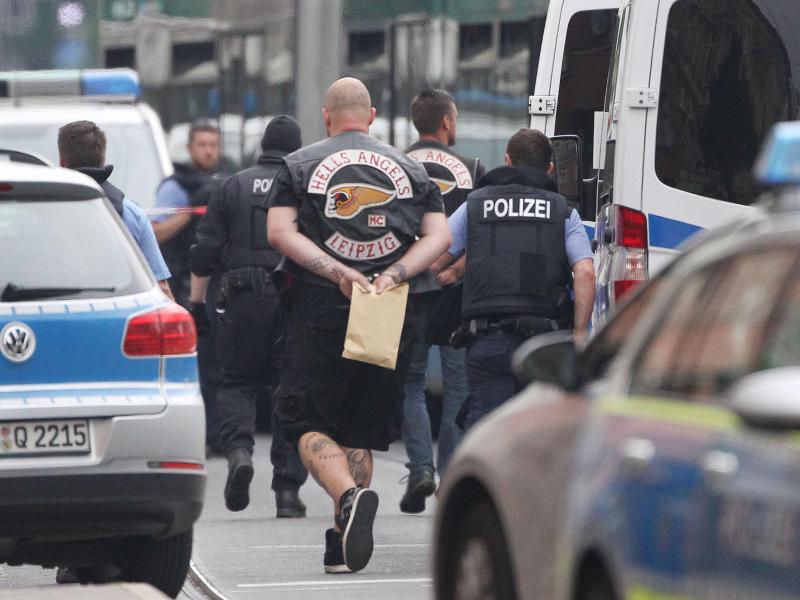 Ein Toter bei Schießerei zwischen Rockergruppen in Leipzig
