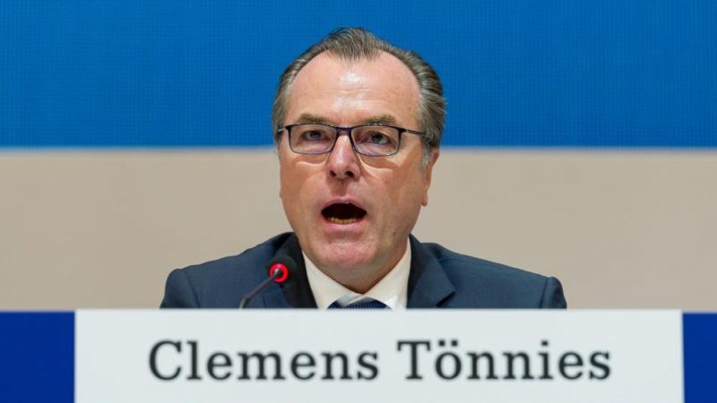 Schalke-Mitglieder wählen Tönnies wieder in den Aufsichtsrat